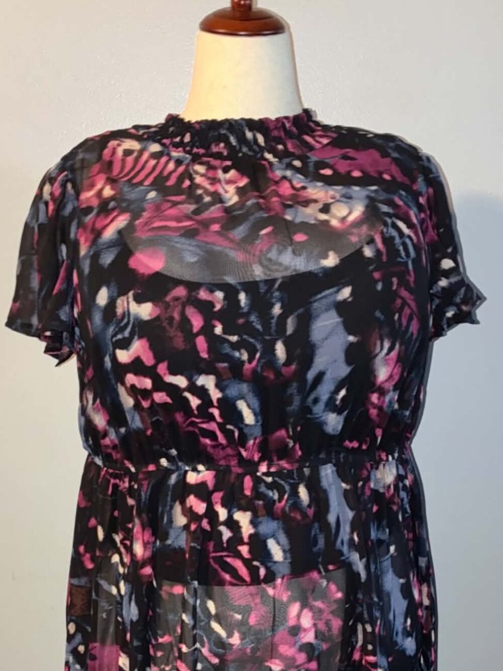 TORRID ABSTRACT CHIFFON DRESS — MULTICOLOR — SIZE 1 — LIKE NEW